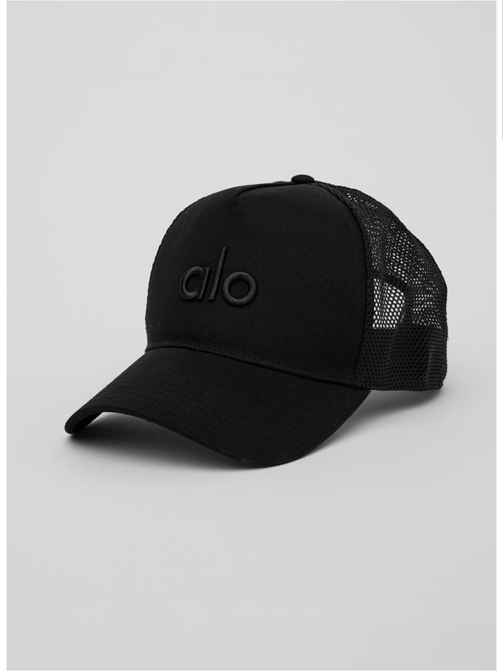 Alo Yoga district trucker hat